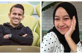 Kedekatan egy maulana vikri dan adiba khanza az zahra diunggah umi pipik beberapa jam menjelang laga afc u 19. Gara Gara Foto Ini Umi Pipik Diminta Desak Egy Maulana Vikri Segera Nikahi Adiba Khanza Semua Halaman Bolastylo Bolasport Com