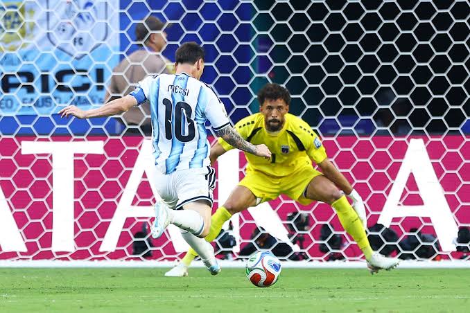 Cabo Verde kiêu hãnh rời World Cup khi khiến Messi 'toát mồ hôi hột' và 3  nhà vô địch khiếp đảm