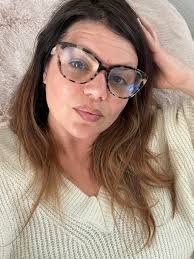 Have a question: does anyone else have autoimmune Grave's  disease(hyperthyroidism)?