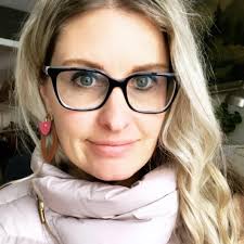 Heidi Meade's Instagram, Twitter & Facebook