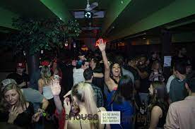 Information and reviews on bars in windsor ontario. Treehouse Bar And Grill Home