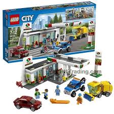 Lego Year 2016 City Series Set 60132 Service Station With Car Tow Truck Bike Buggy Street Sweeper Plus Station Attendant Lego City Lego City Sets Lego