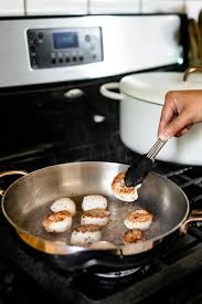 Understanding how quickly scallops cook means you'll never be intimidated again! How To Sear Scallops At Home Pan Seared Step By Step Photos
