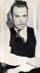 Bonnie and Clyde: How a pair of two-bit crooks became the world's most  famous gangsters