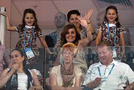 Roger federer was vegetarian, used to sing backstreet boys, calls his wife pipeli and uses nadal at playstation. Roger Federer S Family 5 Fast Facts You Need To Know Heavy Com