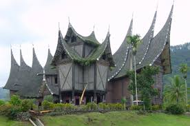 Gambar mewarnai rumah gadang adat minangkabau sumatera barat. Rumah Adat Sumatera Barat Struktur Filosofi Fungsi Dan Keunikannya Balubu