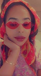 Edna Diamond's Instagram, Twitter & Facebook