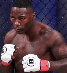 Empresário diz que ex-lutador do UFC vem enfrentando grave problema de  saúde