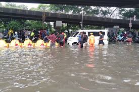 Update Ini 24 Lokasi Banjir Di Jakarta Ketinggian Air Terparah 5 Meter Halaman All Kompas Com