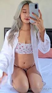 Irisadamsone Revealing Her Sexy Body Solo In Room Onlyfans Video