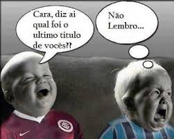 Concordo com os amigos colorados que nos últimos 10 anos o inter conquistou titulos memoráveis, e tem formado times bem melhores que meu grêmio, mas só lembrando isso começou somente em 2006, pq até então o inter. Esporte Futebol Gremio X Inter Charge Gremio X Inter Internacional Futebol Clube Esportes Futebol Sport Clube Internacional