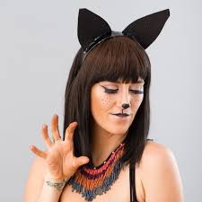 Unter die augen geben sie etwas rot und verschmieren es leicht. 1001 Kreative Ideen Fur Ein Einfaches Halloween Make Up