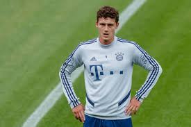 Alle spieler positionen vertragsdaten marktwerte rückennummern. Daily Schmankerl Bayern Hunting Two Right Backs Bundesliga Restart Postponed Rummenigge Backs Salary Cap Bavarian Football Works