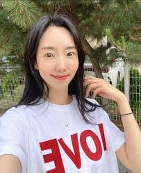 Kim Goh's Instagram, Twitter & Facebook