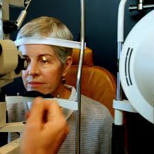 🔥🔥 Created by brilliant minds these Emporio Armani eyeglasses feature a  simple design perfect for everyday-wear. They also feature square clip