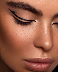 Dhynes (@personplacething) • Facebook