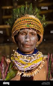 Papua New Guinea, Western Highlands Province, Lower Kaugel region of Tambul  Nebilyer, Alkena village, woman during a sing-sing (a traditional dance  Stock Photo