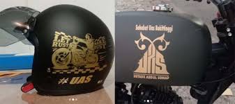 Warga hadir sejak beberapa jam sebelum kedatangan ustaz abdul somad. Keren Ustadz Abdul Somad Pamer Motor Dan Helm Keren Fansnya Di Bukittinggi