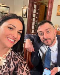 Un momento di pausa e relax tra una scena e l'altra