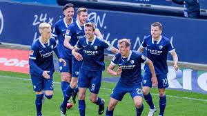 Holstein kiel muss in die zusammen mit bochum steigt als tabellenzweiter auch greuther fürth direkt in die beste liga des landes auf. Z4 Kj7yeuaumvm