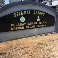 El origen nombre de 'sabak bernam ' es desde palabras malayo; Pejabat Agama Islam Daerah Sabak Bernam Sungai Besar Selangor