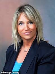 Ohio judge admits to driving drunk after crashing SUV into snowy ditch in  arrest caught