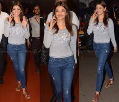 Check spelling or type a new query. Pin On Celebrity Pants Tops