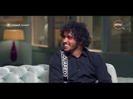 يشار إلى أنّ عبدالله جمعة أوضح خلال اللقاء بأنّ أول عمل التحق به كان في الصف الثاني الثانوي، وكان عبارة عن مراسل بإدارة الهندسة في شركة أرامكو وقد مارس هذا العمل في فترة الصيف، وأكد بأنه لم يكن جيدًا دراسيًّا ليتعلم الطب أو الهندسة. ØµØ§Ù„Ø­ Ø¬Ù…Ø¹Ø© ÙŠÙƒØ´Ù Ø¹Ù† Ù…ÙØ§Ø¬Ø£Ø© Ø¹Ù†Ø¯ÙŠ Ø£Ø® ØªØ§Ù†ÙŠ ÙÙŠ Ø§Ù„Ø²Ù…Ø§Ù„Ùƒ ØºÙŠØ± Ø¹Ø¨Ø¯ Ø§Ù„Ù„Ù‡ Ø¬Ù…Ø¹Ø©