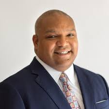 Laura Sours's Instagram, Twitter & Facebook