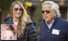 Kraft was born in brookline, massachusetts, the son of sarah bryna (webber) and harry kraft find out robert kraftnet worth 2020, salary 2020 detail bellow. Robert Kraft Brings Girlfriend Ricki Lander To Allen Co Conference Daily Mail Online