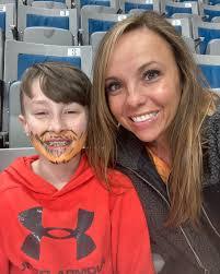 Lindsay Plummer's Instagram, Twitter & Facebook