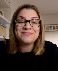 Helen Waite's Instagram, Twitter & Facebook