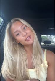 Leah Mathis's Instagram, Twitter & Facebook