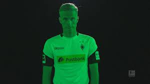 Find borussia mönchengladbach vs fc bayern münchen result on yahoo sports. Borussia Moenchengladbach Football Gif By Bundesliga Find Share On Giphy