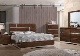 Stanton Brown 5 Pc Queen Bedroom Badcock Home Furniture More Of South Florida Queen Bedroom Bedroom Sets Furniture More