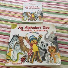 Looking for a book to introduce phonics to your toddler? Julia Gabriel Alphabet Zoo Book And Cd Set Hobbies Toys Books Magazines Children S Books On Carousell