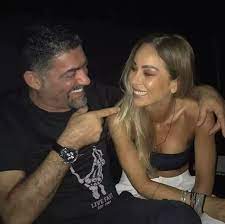 Ο μιχάλης ιατρόπουλος κάθισε στην πολυθρόνα της εκπομπής the 2night show και μίλησε στον γρηγόρη ηομε news media μιχαλης ιατροπουλος: H Farma H Panemorfh Syntrofos Toy Mixalh Iatropoyloy Poy Moiazei Ekplhktika Me Thn Melina Aslanidoy