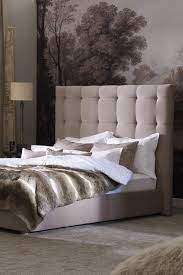 beige boxspring met hoofdbord in 2021 beige slaapkamer bed scandinavische slaapkamer