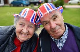 39708463-Shelia Dodds and John Teal go head to head as they celebrate the  coronation of King Charles . Picture by FRANK REID