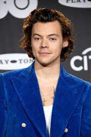 У гарри есть старшая сестра джемма. Harry Styles Got A Haircut And No One Is Okay Vogue