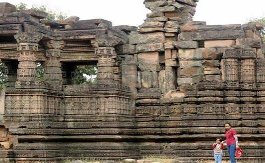 Ajaigarh Fort tour with Antilog Vacations at Khajuraho Central India