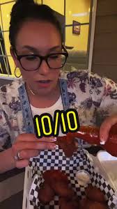 Border Tavern for the Chicken WINg! #mukbang #wallawalla #eatingshow  #chickenwings #yum #food #foodie #letstryit #washington #restaurant #fyp  #parati