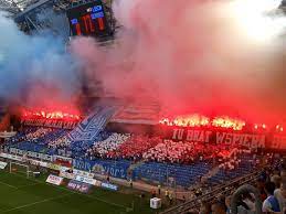 For over a decade lech supporters have a fellowship with fans from arka gdynia and ks cracovia sometimes called the wielka triada or the great triad. Lech Poznan Cracovia Kibice I Oprawa Na Meczu Przyjazni Byles Na Bulgarskiej Znajdz Sie Na Zdjeciach Galeria Kibicow Glos Wielkopolski