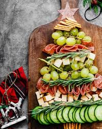 Plateau De Fromage En Forme De Sapin L Apero De Noel Original Repas Noel Aperitif Noel Apero Noel