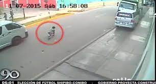 El niño fue arrollado en frente de su hogar y la policía se encuentra en búsqueda del conductor responsable (américa tevé). Nino Que Murio Atropellado Por Adolescente Jugaba En La Pista Lima El Comercio Peru