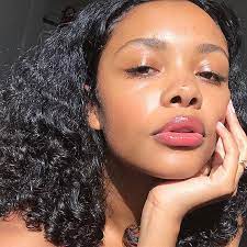 Continue to spritz hair if it dries and you need additional moisture. What To Do When Your Roots Are Oily And Ends Are Dry Naturallycurly Com