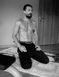 Pin By Xhesi Xhesi On Onur Tuna Turkish Men Twitter Header Photos Gorgeous Men
