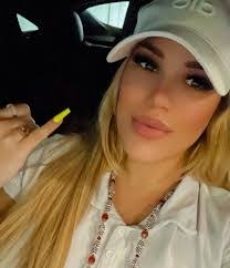 Donna Ferrer's Instagram, Twitter & Facebook