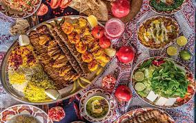 Alles wurde mit liebe gemacht, das merkt man an der einrichtung und der art wie das essen zubereitet wurde. Persisches Essen Kebab Koobideh Welternahrungstag Touristen