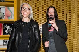 Keanu Reeves E Alexandra Grant A Berlino Per Matrix 4 Tra Cene E Sorrisi La Repubblica